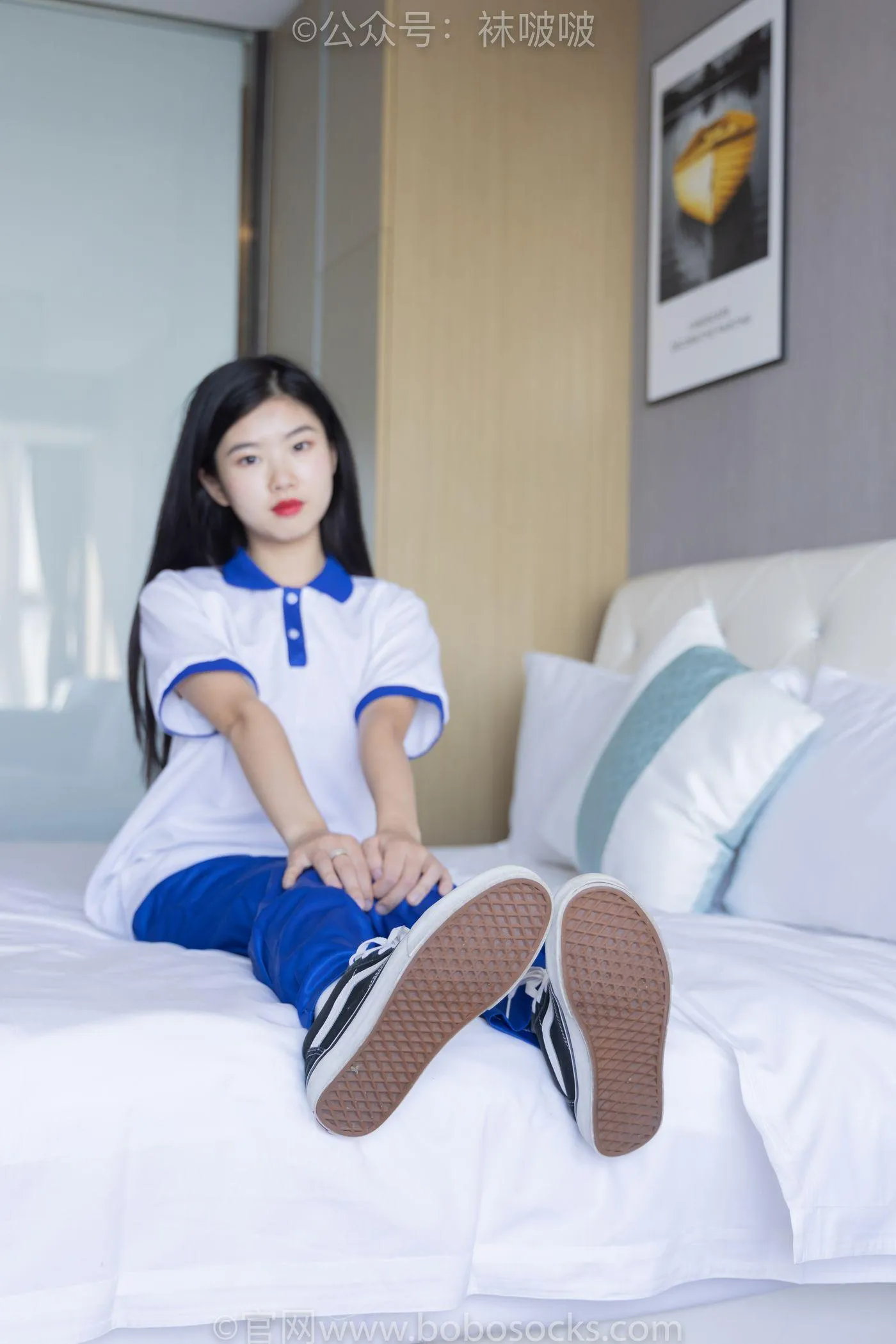[BoBoSocks袜啵啵]NO.039 小奶熊-校服、vans帆布鞋、短白棉袜、裸足 [154P]插图1
